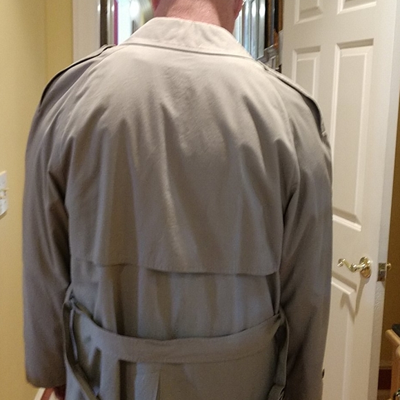 Roundtree and York Trenchcoat - Picture 5 of 10